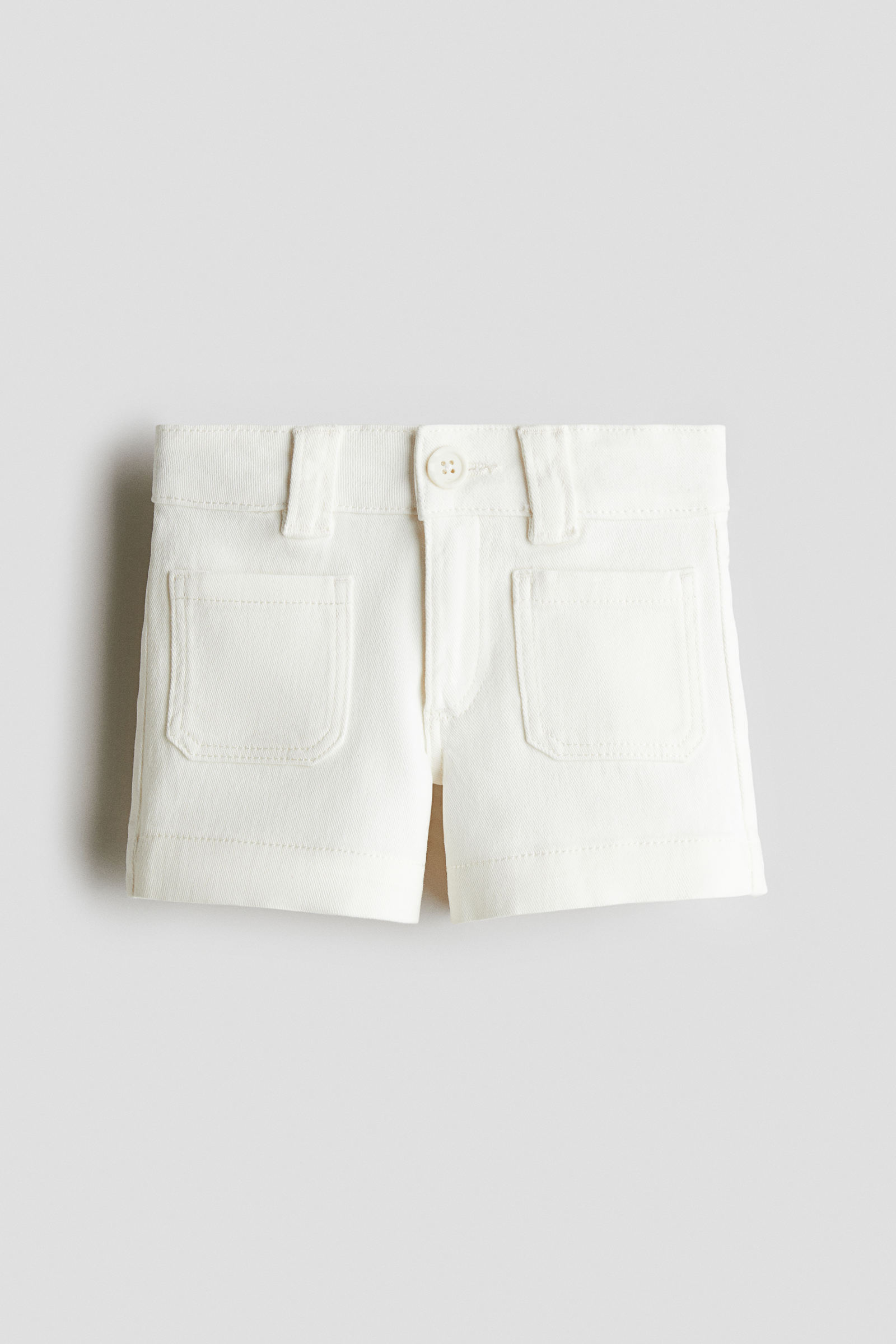 Shorts en sarga de algodón a $3.600